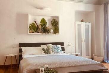 تختخواب و صبحانه Sanssôssí