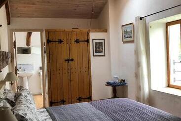 مبيت وإفطار Chambres D Hotes Des Forets