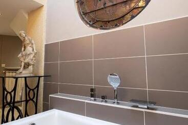 פנסיון La Maison De Raphaël