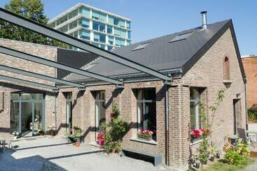 مبيت وإفطار Au Jardin Des Vennes