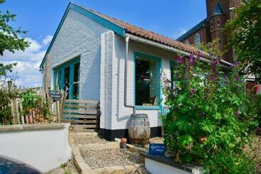 פנסיון Staying With The Artist