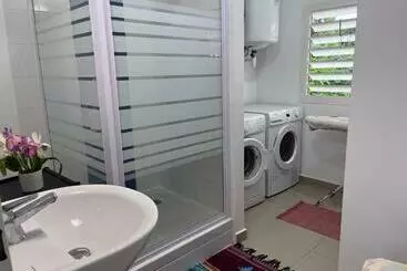 تختخواب و صبحانه Chambre D Hôte à 5mn De L’aéroport