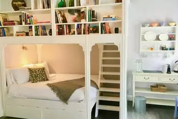 Bed and Breakfast Riverside House