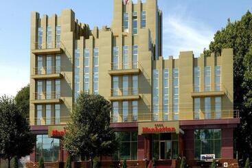 Manhattan Hotel & Restaurant