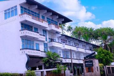 Отель Sanmira Renaissance