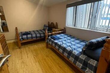 پانسیون Abbey Guest House