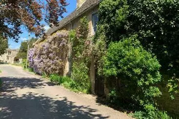 Pytts House Boutique Bed & Breakfast