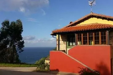 ホテル Turismo Rural El Piensu
