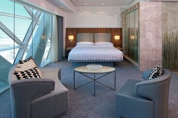 Hotel Andaz Capital Gate Abu Dhabi, By Hyatt
