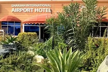 בית מלון כפרי Sharjah International Airport