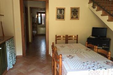 مبيت وإفطار La Baita Di Pilato