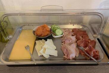 B&b Witvliet, Kamers En Studio Met Heerlijk Ontbijt !