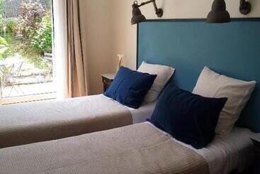 تختخواب و صبحانه Dorre Pean