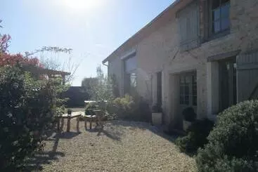 ベッドアンドブレックファースト La Grange Aux Hirondelles