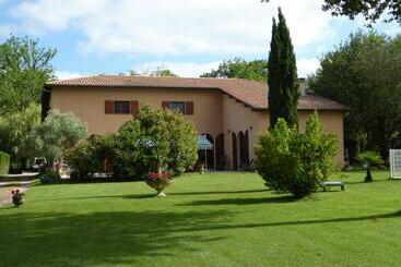 Bed and Breakfast La Mimona