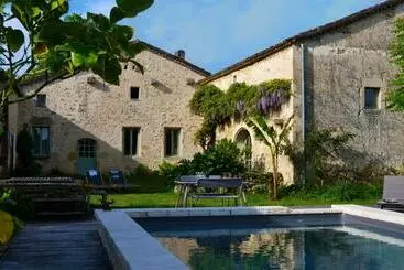 Majatalo Le Clos Des Abeilles