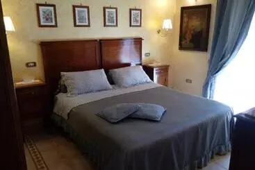 هتل آپارتمان Residenza Antico Borgo Del Pozzo