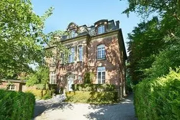 ベッドアンドブレックファースト Queen Christine