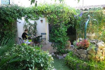 مبيت وإفطار Chez Catherine