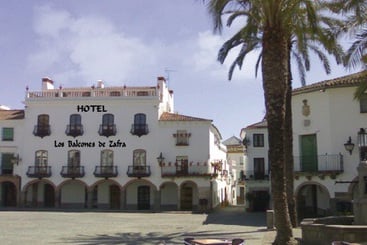 Отель Los Balcones De Zafra