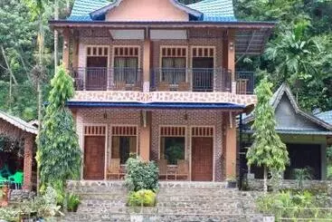 Majatalo Thomas  Retreat Bukit Lawang