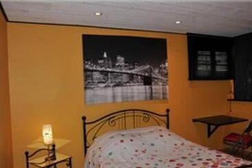 ベッドアンドブレックファースト Chambre D Hôtes Le Cyprès Bleu