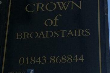 ペンション The Crown Bar & Guesthouse