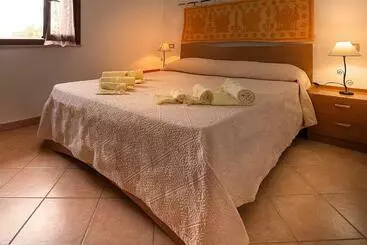 هتل Agriturismo I Doni Del Mandorlo