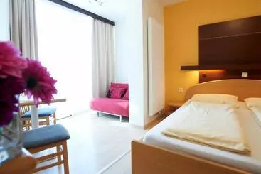 Aamiaismajoitus (B&B) Gästehaus Elisabeth Weinhandl