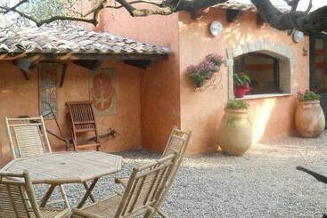 בית מלון כפרי Su Barroccu