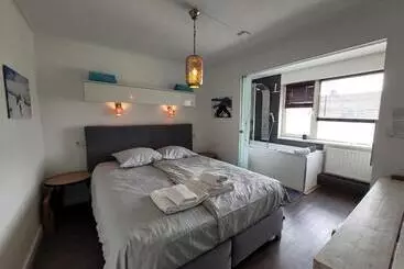 تختخواب و صبحانه Sleep Well Ness Domburg