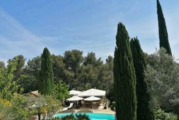 민박 Mas Lei Bancau