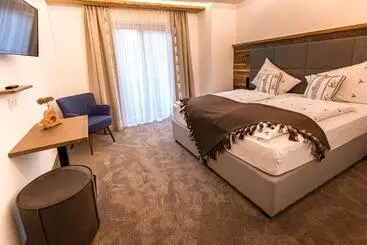 ペンション Gästehaus Fellner