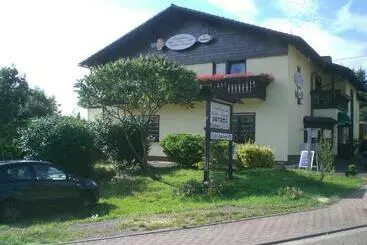Hotelli Landhaus Im Kühlen Grunde Garni