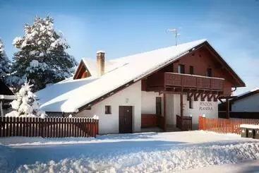 Majatalo Penzion Planiska