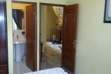 اقامتگاه Caldeira Guest House