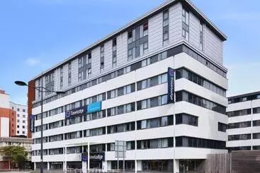 فندق Travelodge Swindon Central