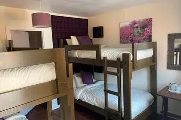 فندق صغير Loch Ness Backpackers Lodge