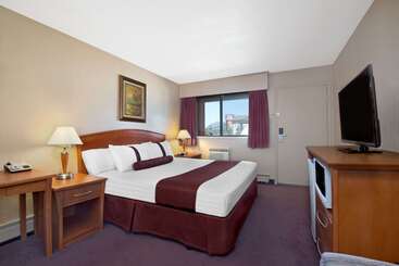 Hotel Howard Johnson By Wyndham Red Deer