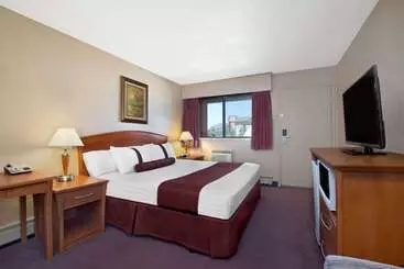 호텔 Howard Johnson By Wyndham Red Deer