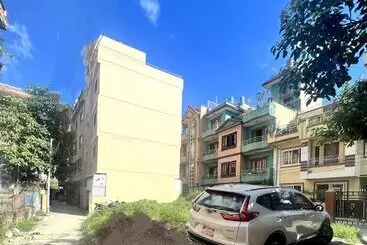 Hostel Down To Earth