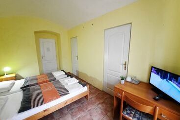 Hostal Pension City Center