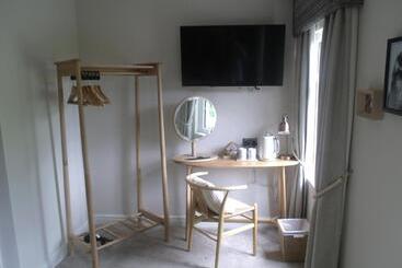 Хостел The Dog In Over Peover