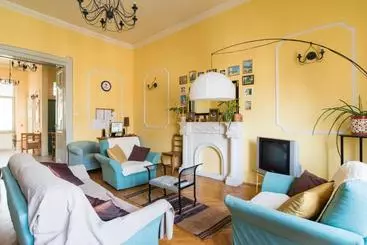 Gästgiveri Downtown Oasis Private Rooms