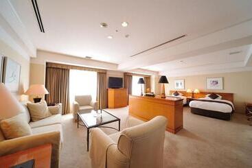 בית מלון כפרי Hiroshima Airport