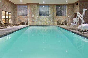 Holiday Inn Express Hotel & Suites Portland Northwest Downtown, An Ihg