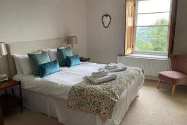 تختخواب و صبحانه Malvern View