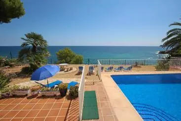 Turistihuoneistot Celia Oceanfront Villa In Costa Blanca
