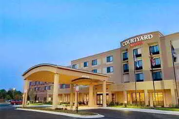 בית מלון כפרי Courtyard Richmond North/glen Allen