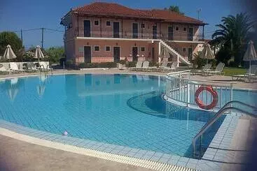 ホテル Eleni S Garden